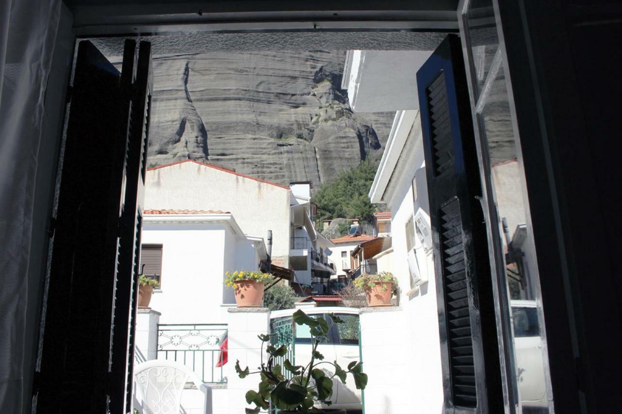Meteora Mansion - Traditional Apt 3Bd - Rocks View Kalampáka Ngoại thất bức ảnh